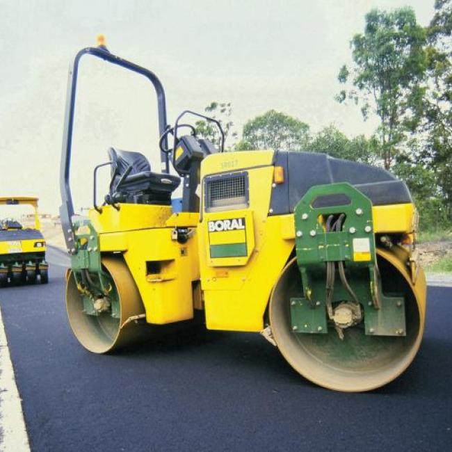 Asphalt - Emulsion Spray Seals Roller