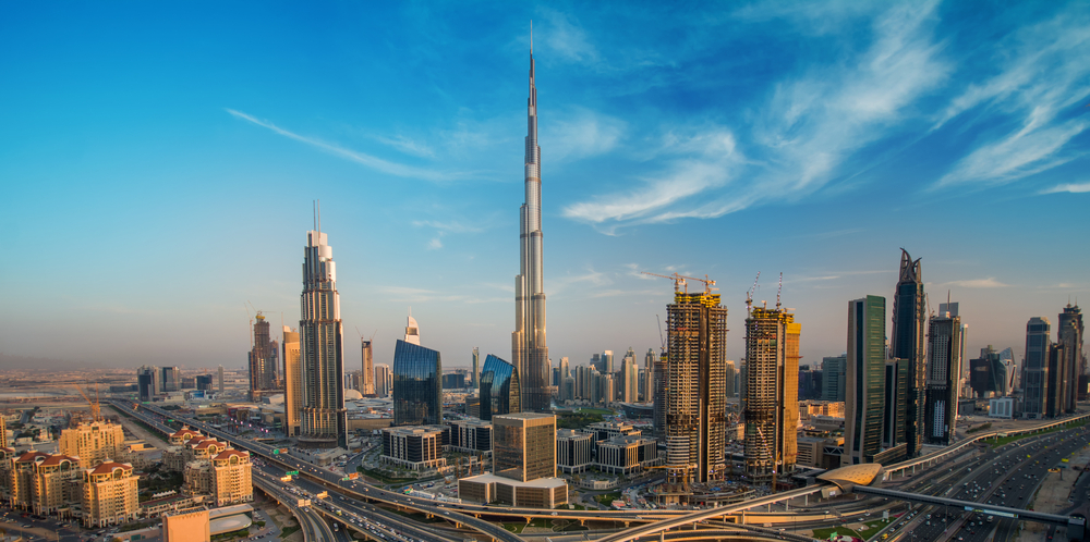 Landscape photo of the Burj Khalifa in Dubai 