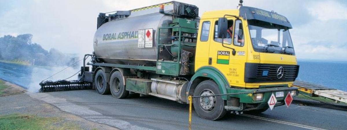 Asphalt-Emulsion Spray Seal Tanker